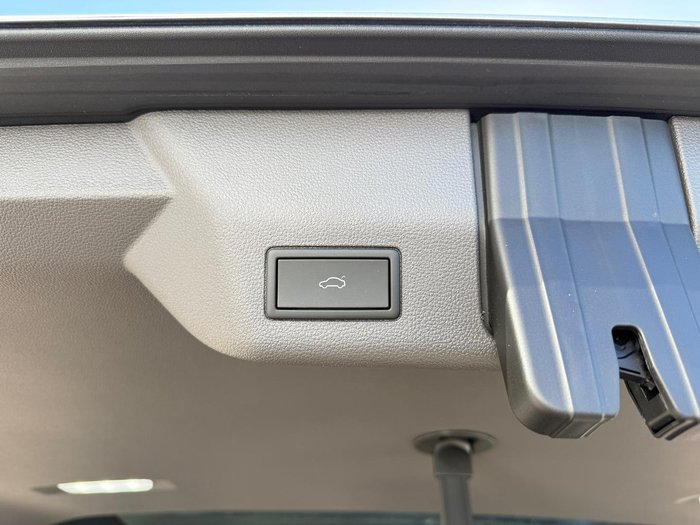 2025 Volkswagen Multivan TDI360 Life