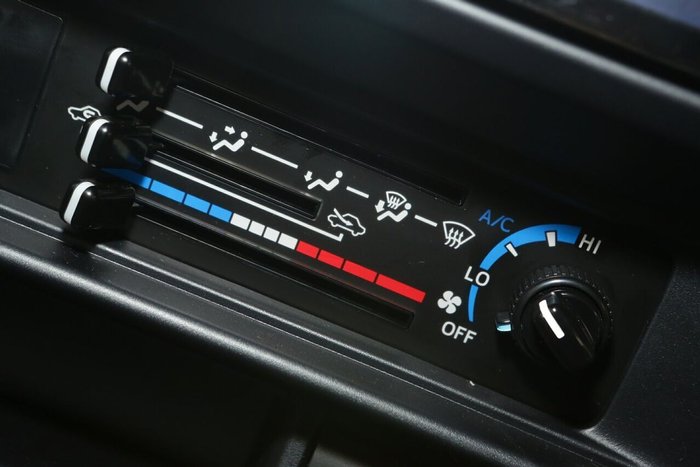 2025 Toyota Landcruiser GXL