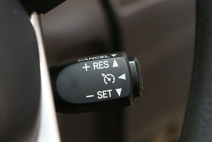 2025 Toyota Landcruiser GXL