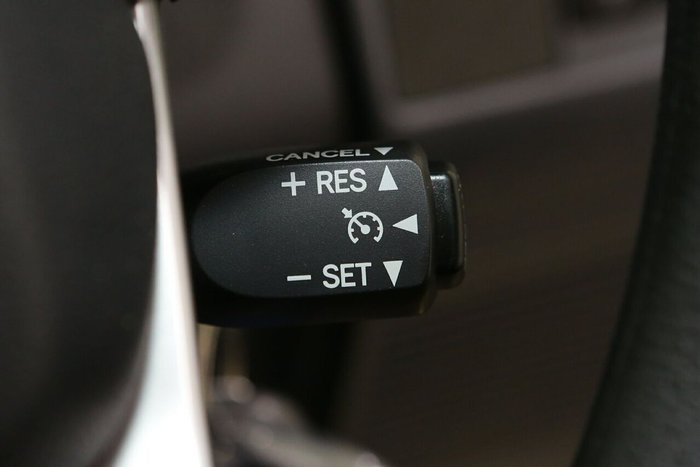 2025 Toyota Landcruiser GXL