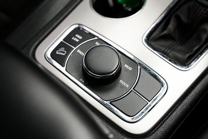 2020 Jeep Grand Cherokee Night Eagle