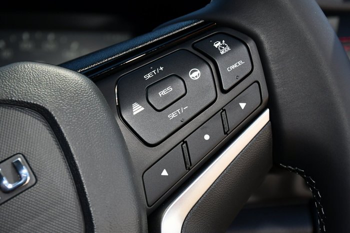 2025 Isuzu MU-X X-TERRAIN