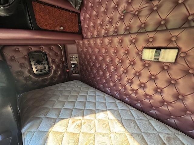 2014 Kenworth K200, Cummins E5, 18Sp, 97T Rated,