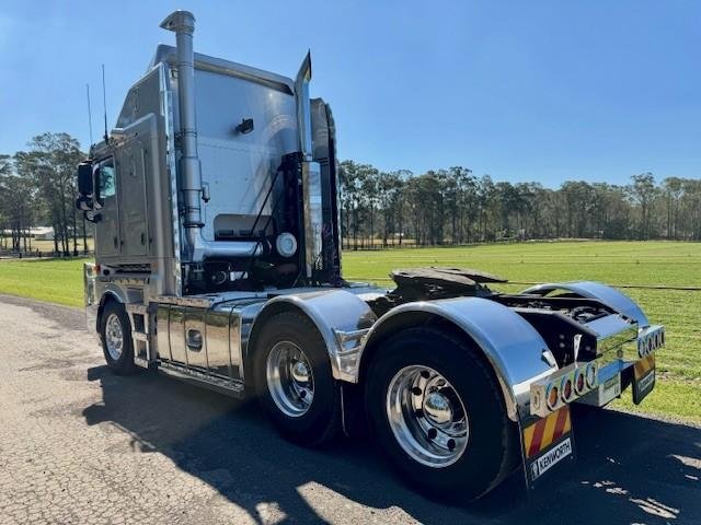 2014 Kenworth K200, Cummins E5, 18Sp, 97T Rated,