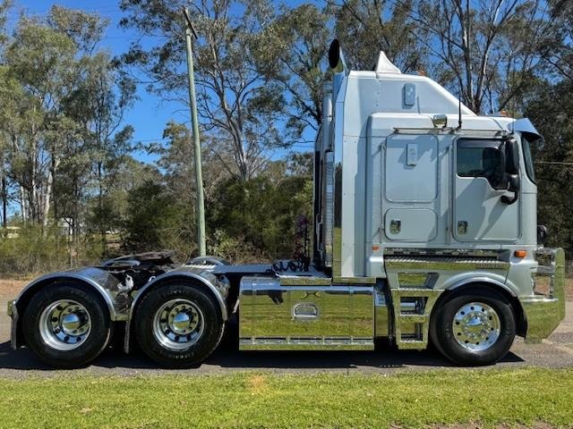 2014 Kenworth K200, Cummins E5, 18Sp, 97T Rated,
