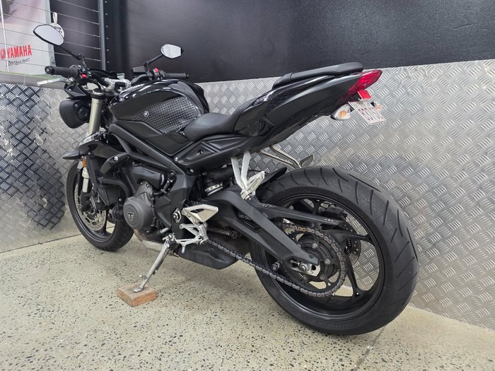 2019 Triumph STREET TRIPLE S 660 LAMS BLACK