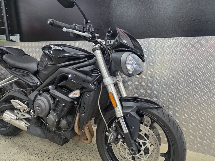 2019 Triumph STREET TRIPLE S 660 LAMS BLACK