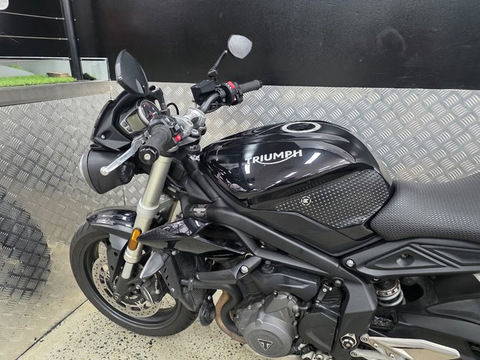 2019 Triumph STREET TRIPLE S 660 LAMS BLACK