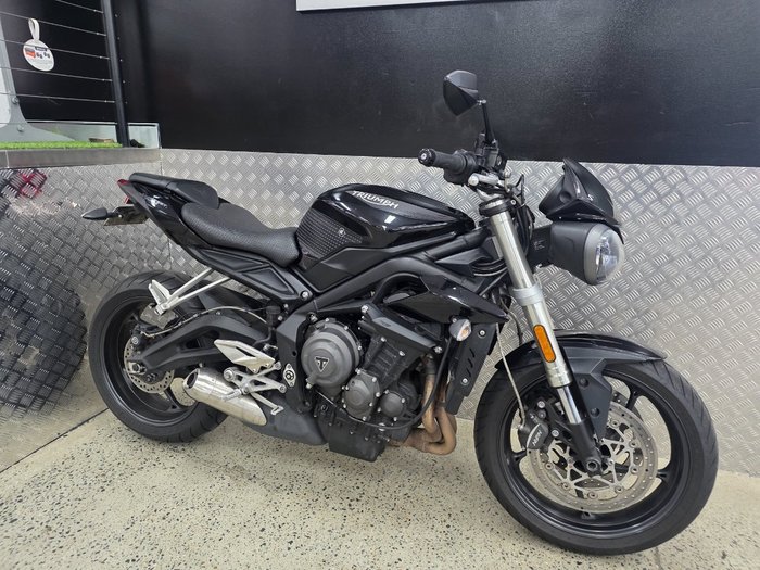 2019 Triumph STREET TRIPLE S 660 LAMS BLACK