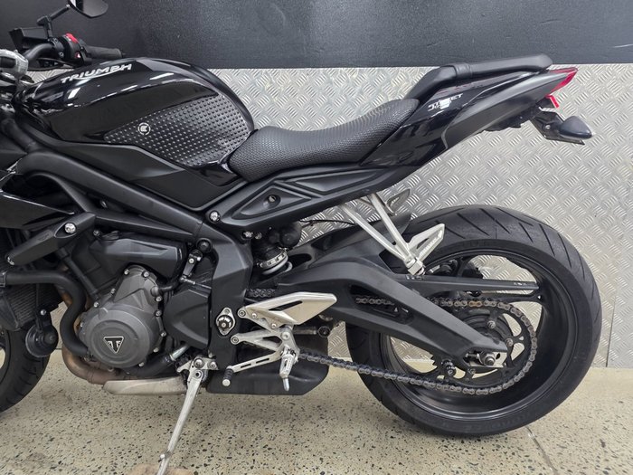 2019 Triumph STREET TRIPLE S 660 LAMS BLACK