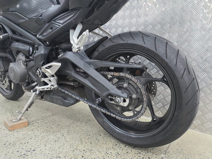 2019 Triumph STREET TRIPLE S 660 LAMS BLACK