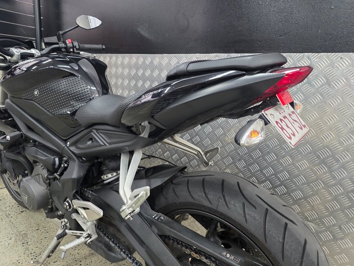 2019 Triumph STREET TRIPLE S 660 LAMS BLACK