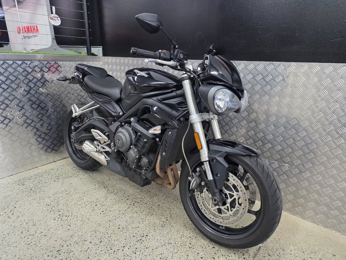 2019 Triumph STREET TRIPLE S 660 LAMS BLACK