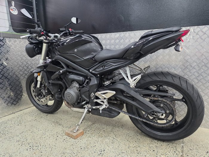 2019 Triumph STREET TRIPLE S 660 LAMS BLACK