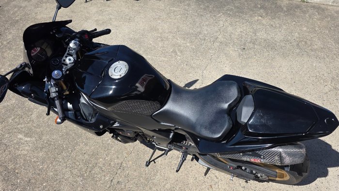 2010 Yamaha YZF-R1 BLACK