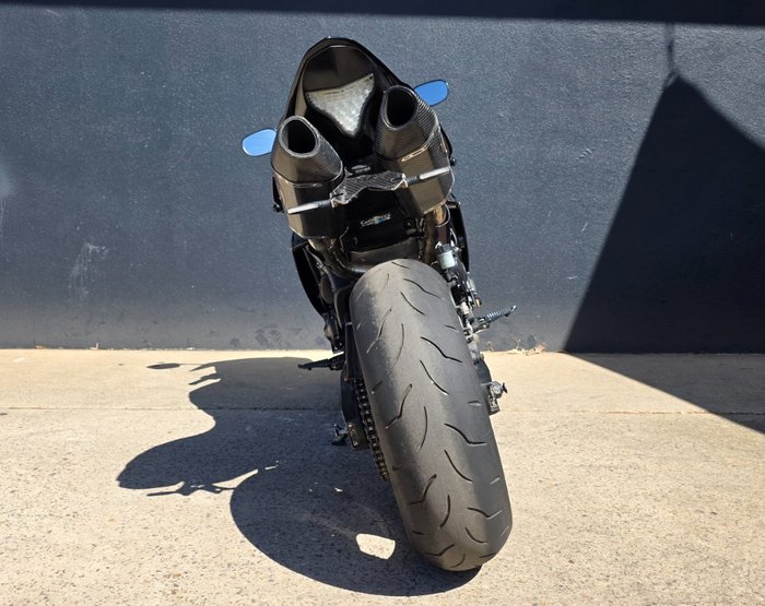 2010 Yamaha YZF-R1 BLACK