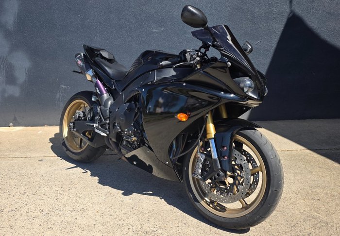 2010 Yamaha YZF-R1 BLACK