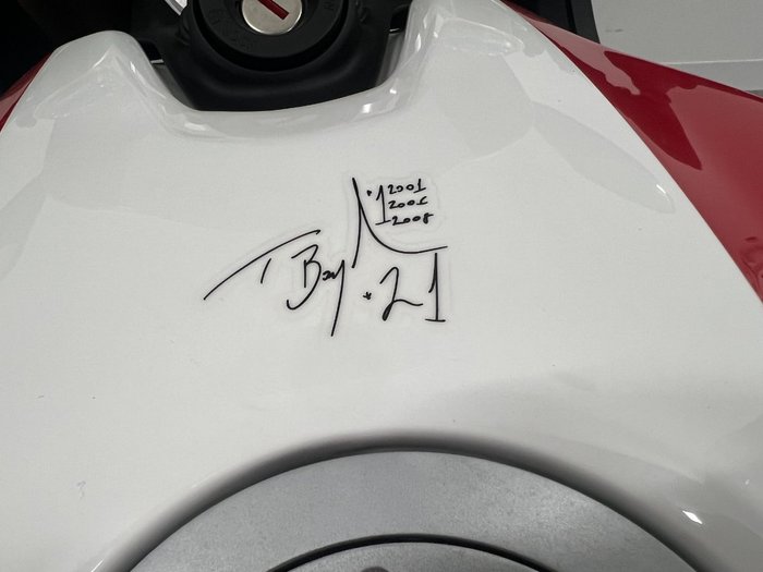 2023 DUCATI PANIGALE V2 BAYLISS 20TH ANNIV Red