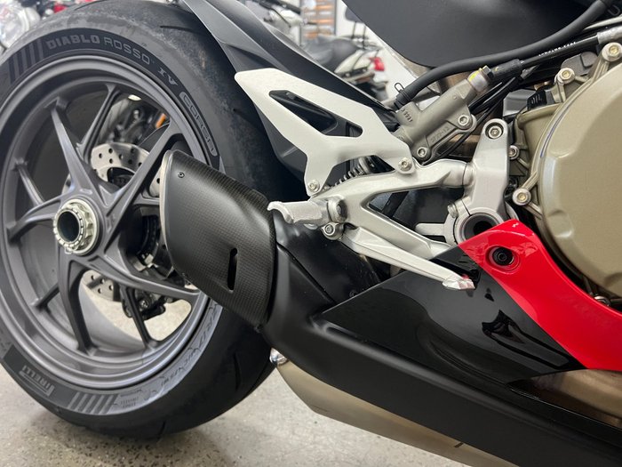 2023 DUCATI PANIGALE V2 BAYLISS 20TH ANNIV Red