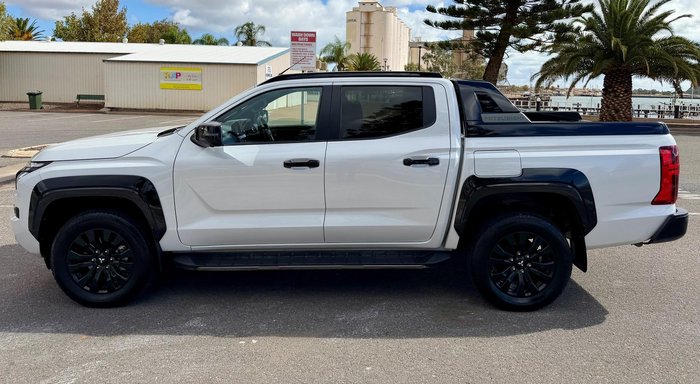 2025 Mitsubishi Triton GSR