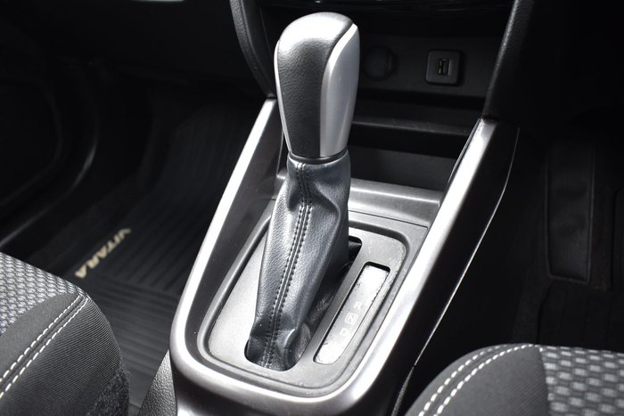 2023 Suzuki Vitara LY Series II Cool White