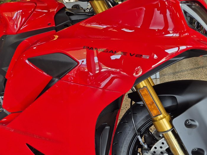 2025 Ducati Panigale V2 S