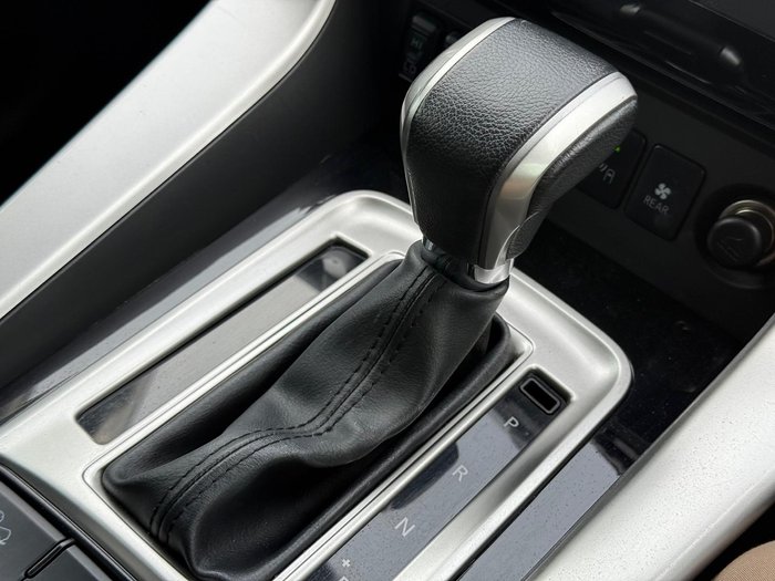 2016 Mitsubishi Pajero Sport Exceed