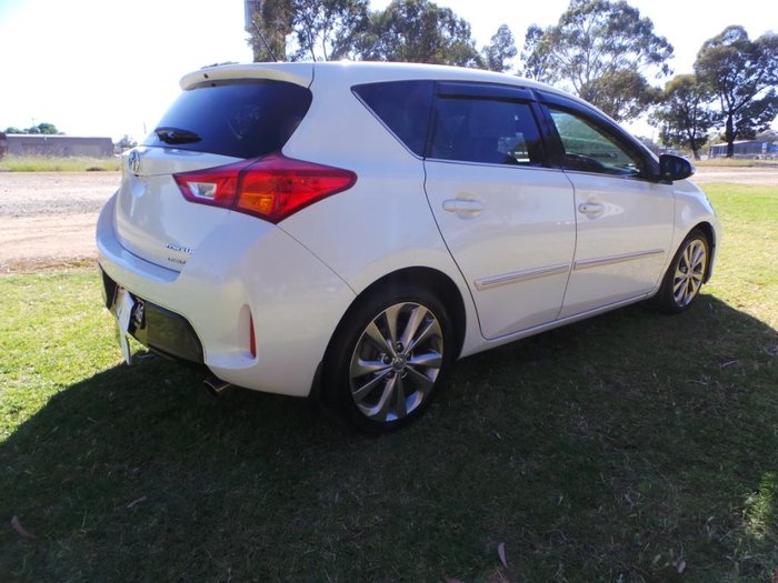 2013 Toyota Corolla Levin ZR