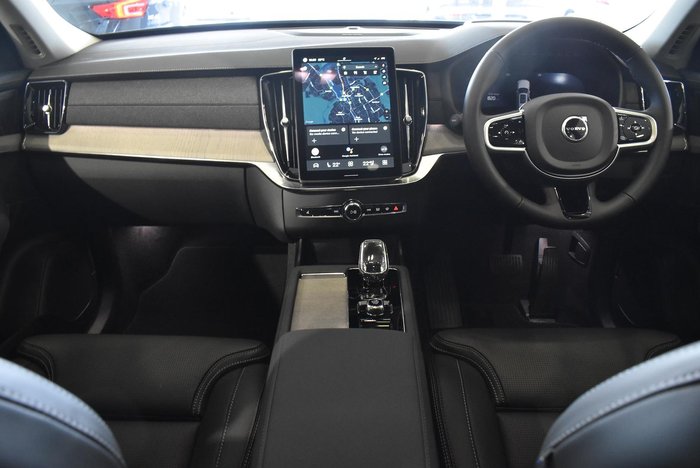 2025 Volvo XC90 Ultra B5 Bright