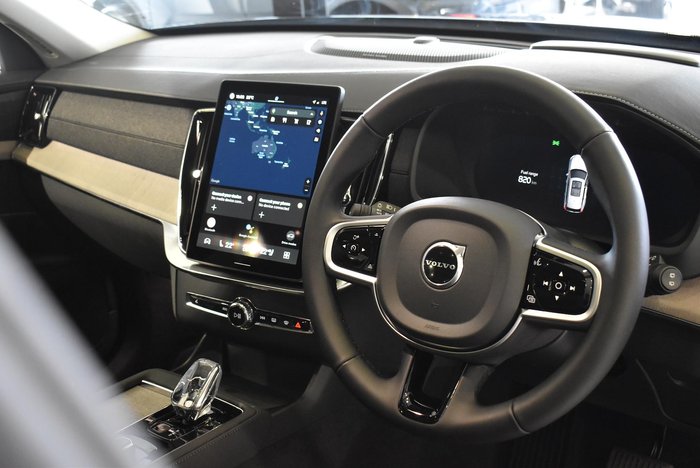 2025 Volvo XC90 Ultra B5 Bright