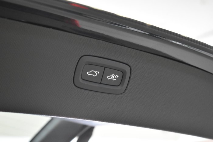 2025 Volvo XC90 Ultra B5 Bright