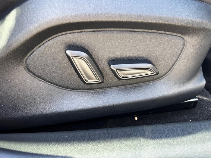 2024 MG MG4 Essence 64 150kW MEH32 MY24 Black Pearl