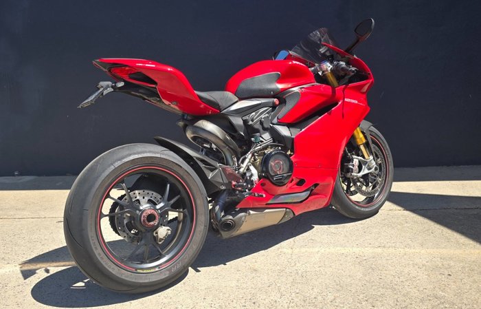 2016 DUCATI 1299 PANIGALE RED