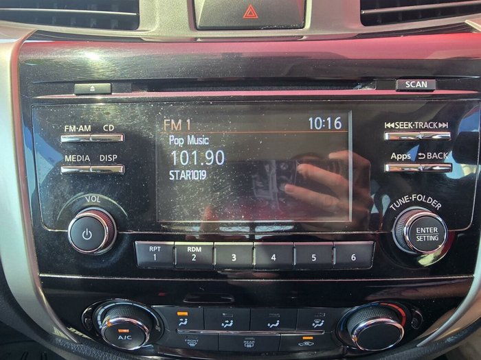 2019 Nissan Navara SL