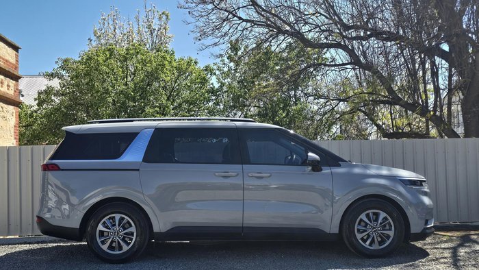 2023 Kia Carnival S