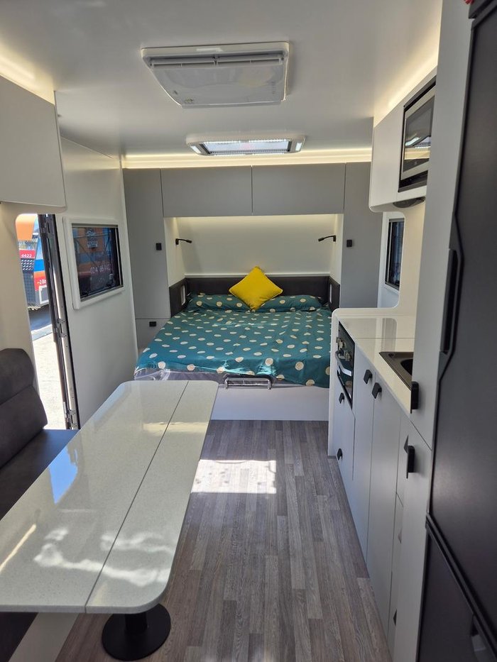 2025 New Age Caravans Road Owl Ro21be Escape My25.5 Family Bunk Van