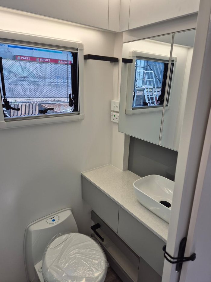 2025 New Age Caravans Road Owl Ro21be Escape My25.5 Family Bunk Van
