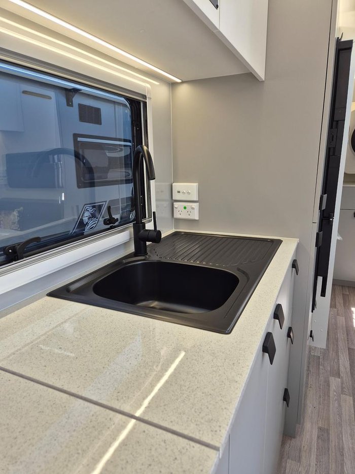 2025 New Age Caravans Road Owl Ro21be Escape My25.5 Family Bunk Van