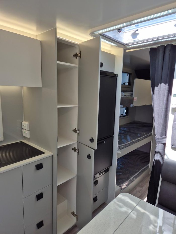2025 New Age Caravans Road Owl Ro21be Escape My25.5 Family Bunk Van