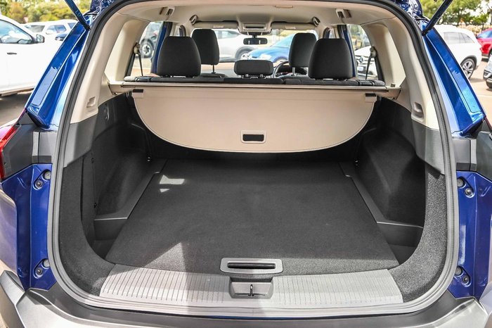 2025 Nissan X-TRAIL ST