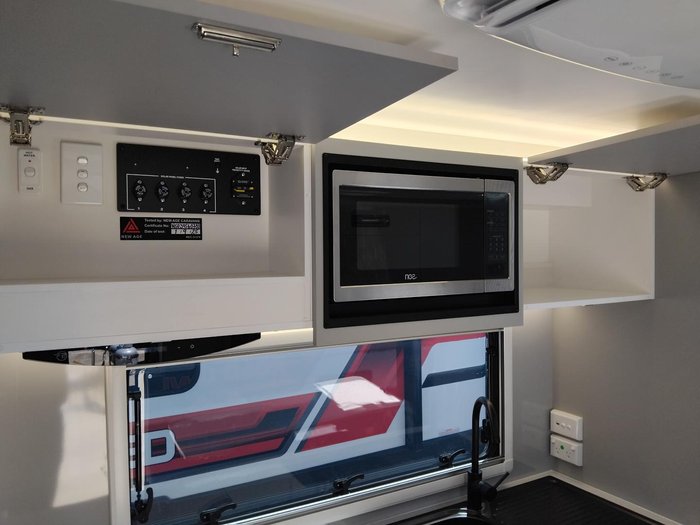 2025 New Age Caravans Road Owl Escape 21Ft Bunk Ensuite Ro19be Full Composite