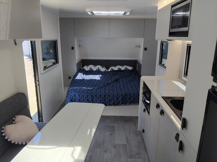 2025 New Age Caravans Road Owl Escape 21Ft Bunk Ensuite Ro21be Full Composite