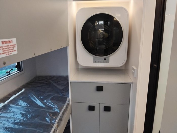 2025 New Age Caravans Road Owl Escape 21Ft Bunk Ensuite Ro19be Full Composite