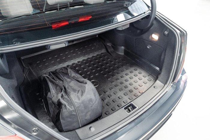 2011 Mercedes-Benz C-Class C63 AMG W204 MY11 Magnetite black