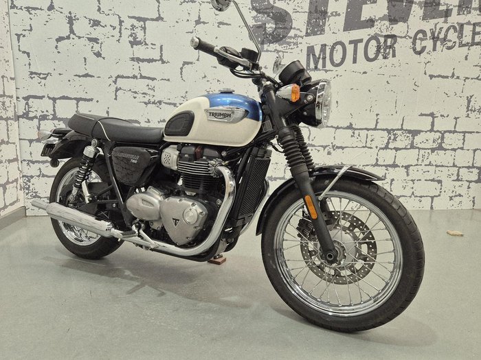 2017 Triumph Bonneville T100 (900cc) Bonneville Blue