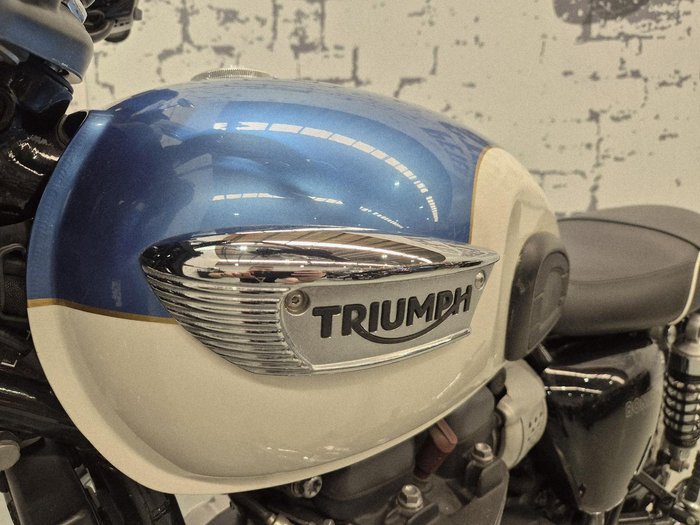2017 Triumph Bonneville T100 (900cc) Bonneville Blue