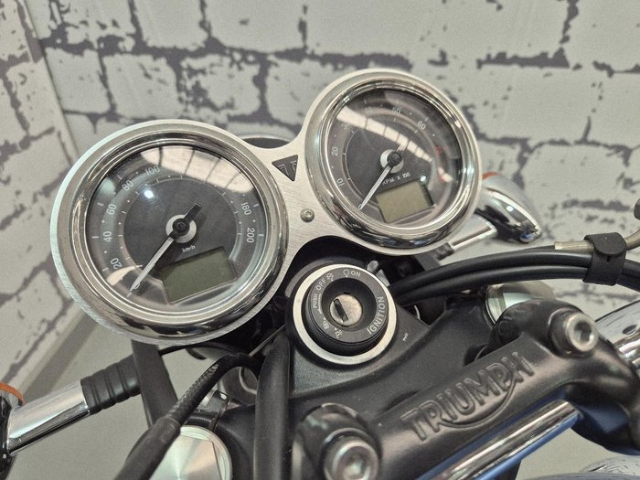 2017 Triumph Bonneville T100 (900cc) Bonneville Blue
