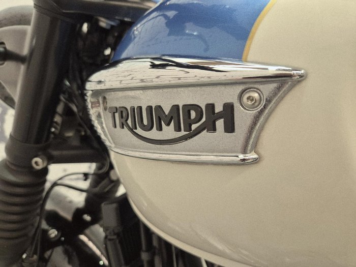 2017 Triumph Bonneville T100 (900cc) Bonneville Blue