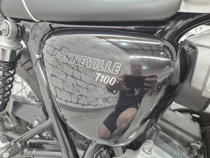 2017 Triumph Bonneville T100 (900cc) Bonneville Blue