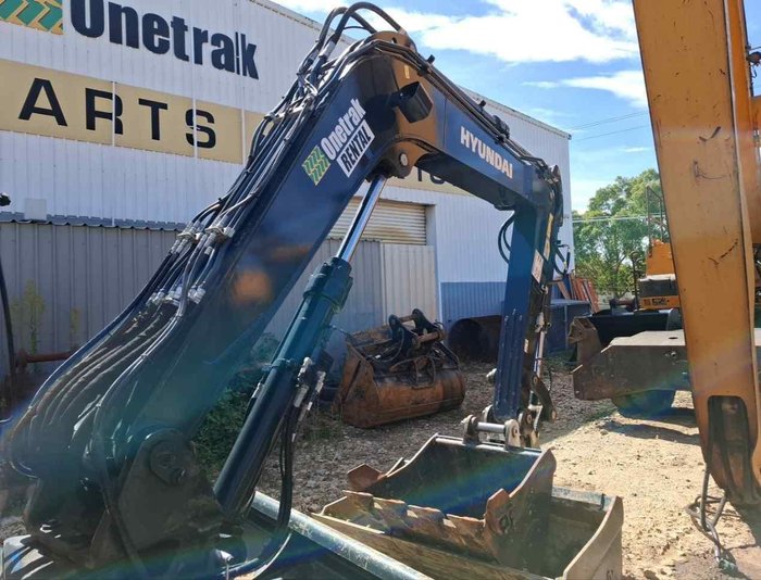 2023 Hyundai R80cr-9 Yellow